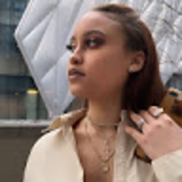 Meet your Posher, Myriah - Picture 1 of 1